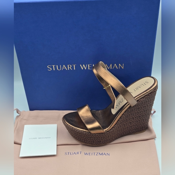 New In The Box Stuart Weitzman ALEX PLATFORM WEDGE BRS LID- Liquid Metallic - Picture 1 of 14